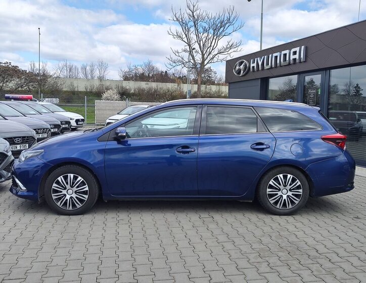 Toyota Auris Kombi 1,6 l 82 kw