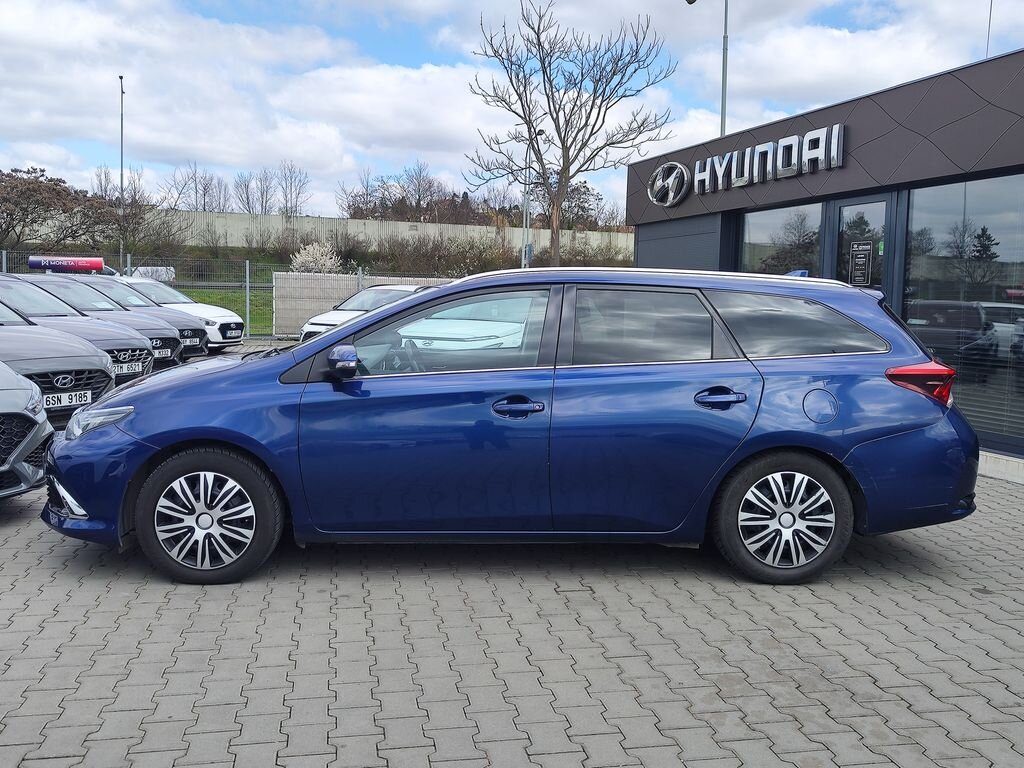 Toyota Auris Kombi 1,6 l 82 kw