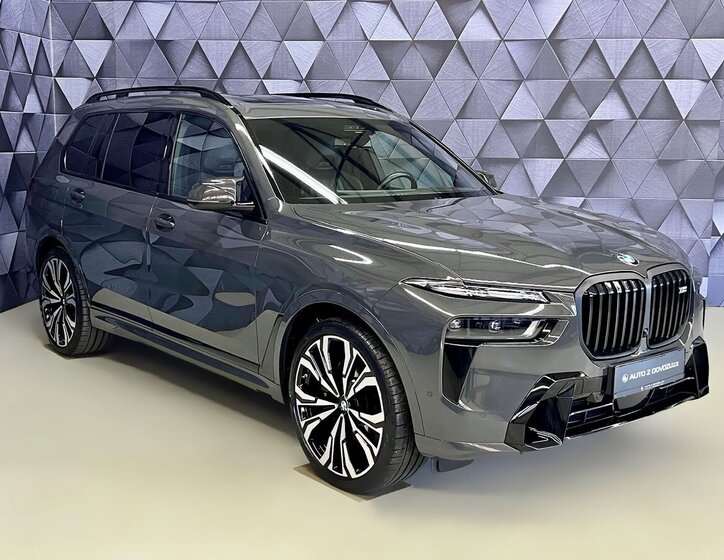 BMW X7 SUV / Terénní 4,4 l 390 kw