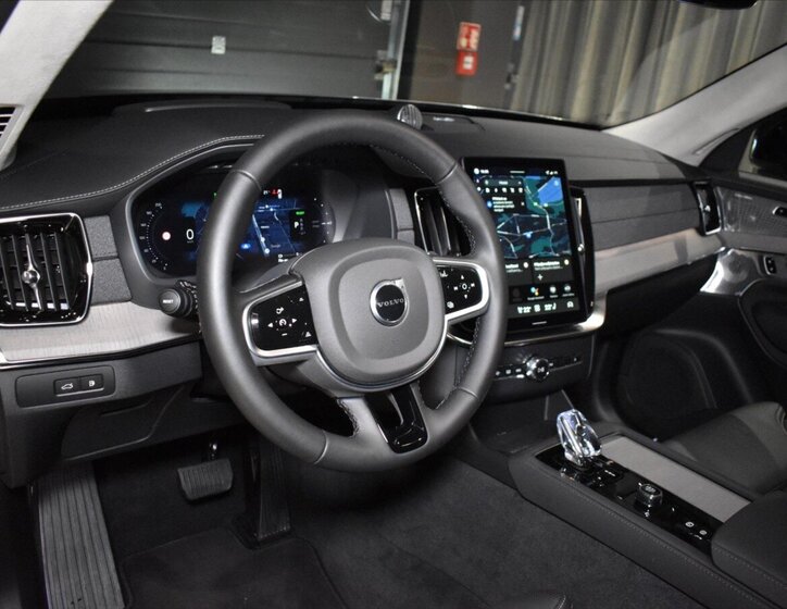 Volvo XC90 SUV / Terénní 2,0 l 228 kw