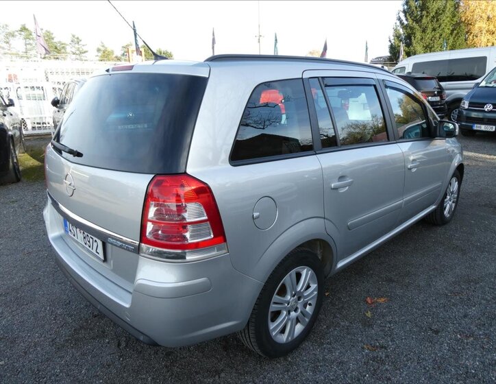 Opel Zafira 9