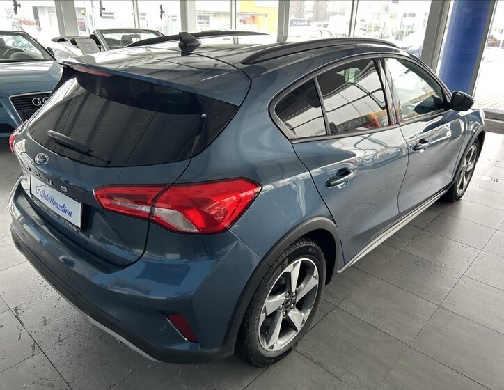 Ford Focus Hatchback 999,0 92 kw