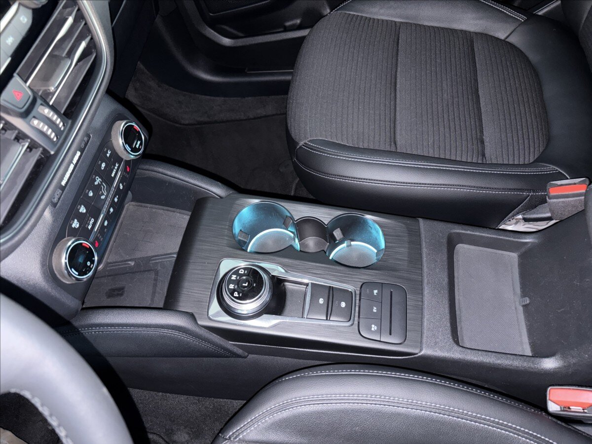 Ford Kuga SUV / Terénní 2,5 l 165 kw