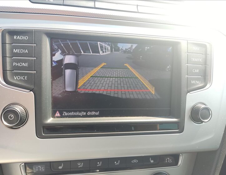 Volkswagen Passat 13