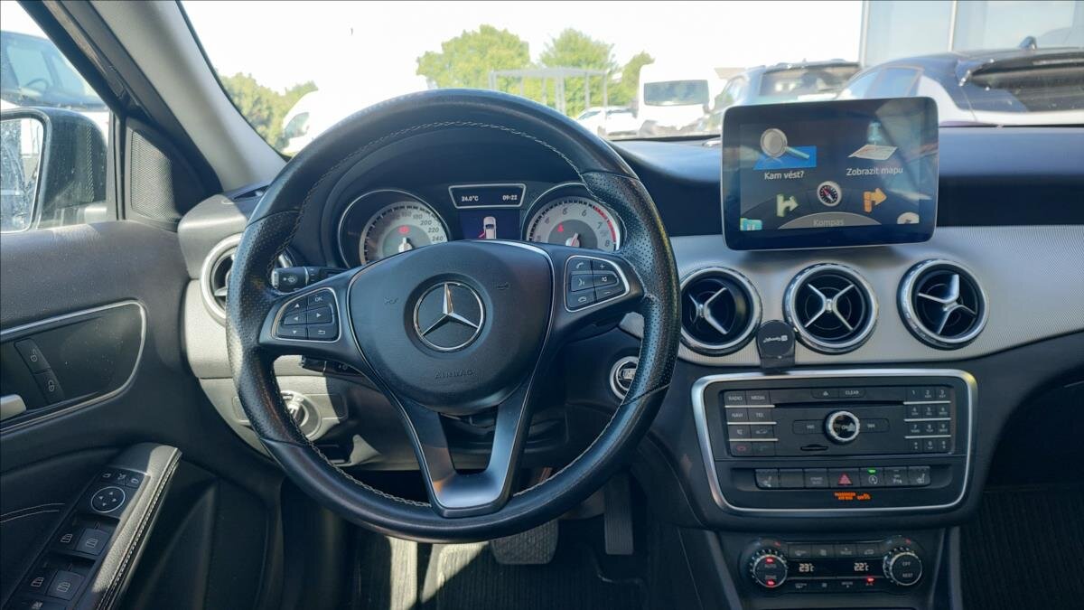 Mercedes-Benz GLA CUV 1,6 l 115 kw