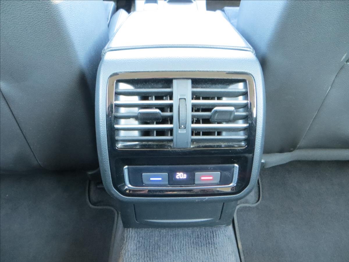 Volkswagen Passat Kombi 2,0 l 140 kw