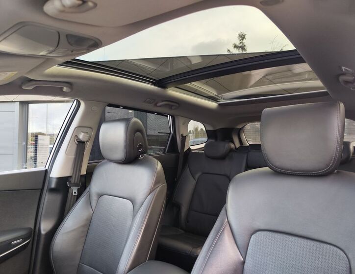 Hyundai Grand Santa Fe 21