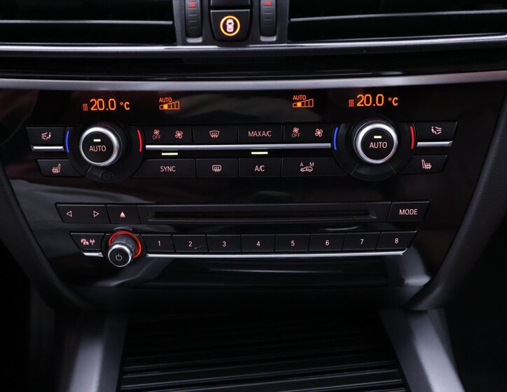 BMW X5 SUV / Terénní 3,0 l 230 kw