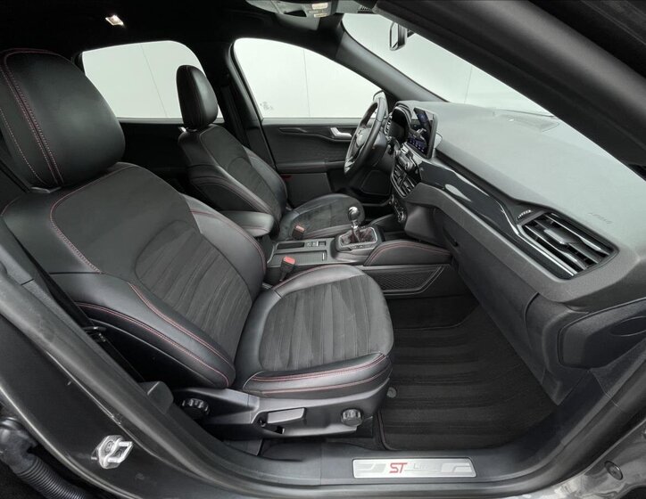 Ford Kuga SUV 1,5 l 88 kw