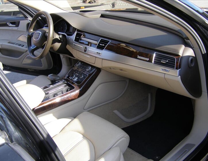 Audi A8 Sedan 6,3 l 368 kw