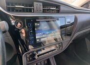 Toyota Corolla Sedan / Limuzína 1,6 l 97 kw