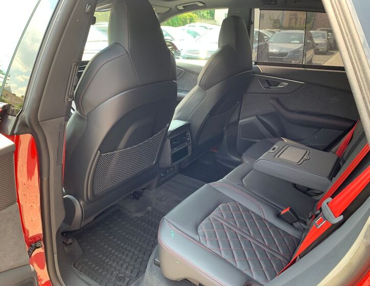 Audi Q8 22