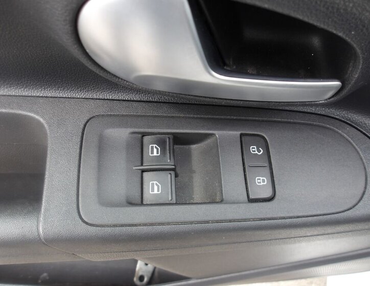 Volkswagen up! Hatchback 999,0 50 kw