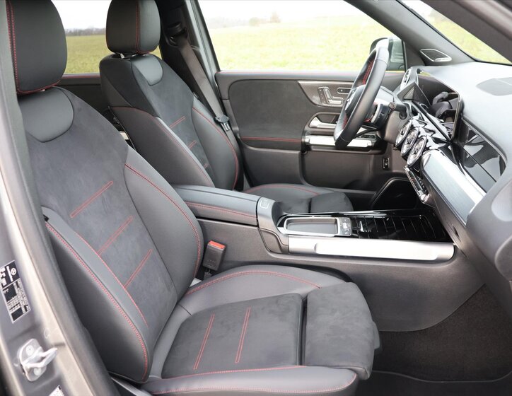 Mercedes-Benz GLB 16