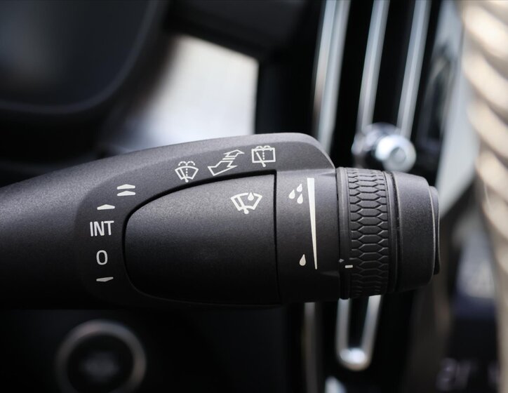 Volvo XC40 SUV / Terénní 2,0 l 140 kw