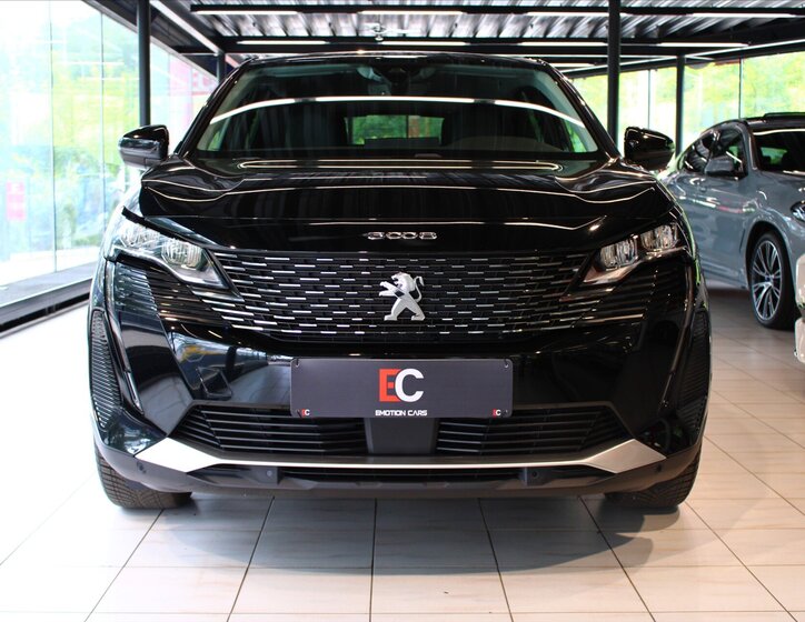 Peugeot 3008 SUV 1,6 l 165 kw