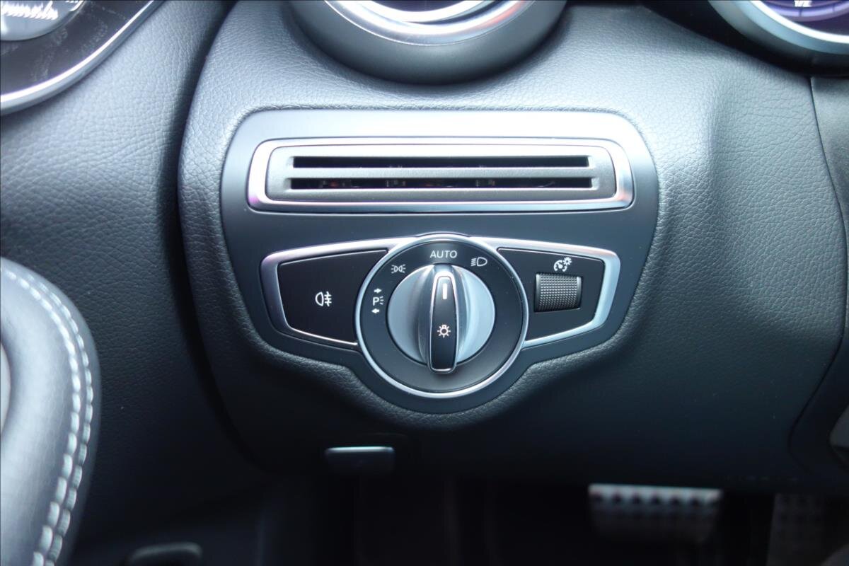 Mercedes-Benz Třídy C Sedan / Limuzína 2,0 l 143 kw