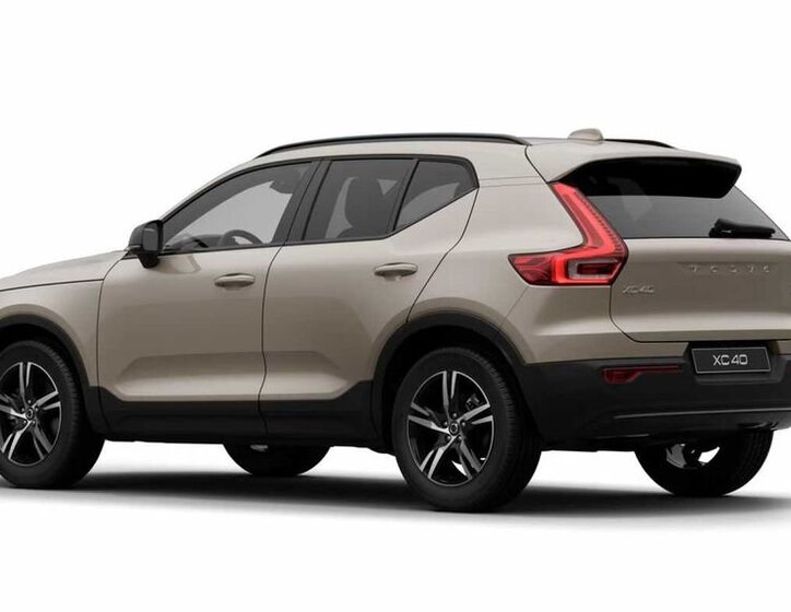 Volvo XC40 SUV / Terénní 2,0 l 145 kw