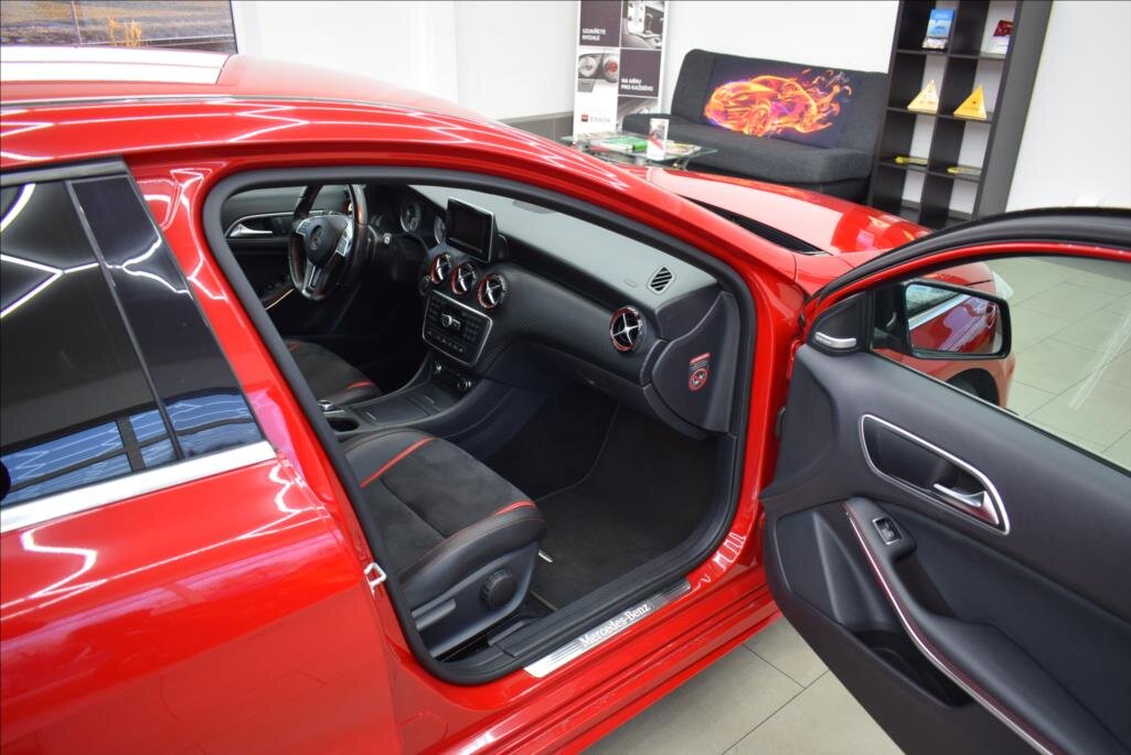 Mercedes-Benz Třídy A Hatchback 2,0 l 155 kw