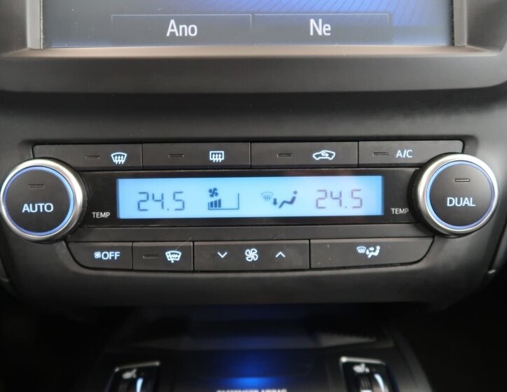 Toyota Avensis Kombi 2,0 l 105 kw