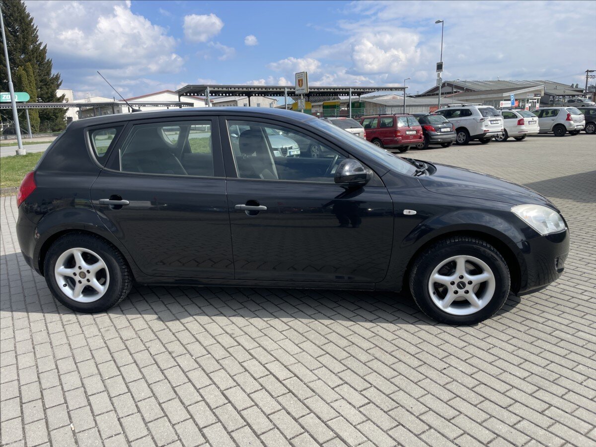 KIA Ceed Hatchback 1,4 l 80 kw