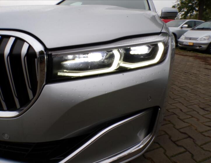 BMW Řada 7 37