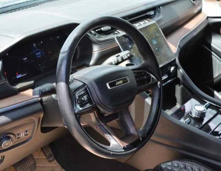 Jeep Grand Cherokee 14