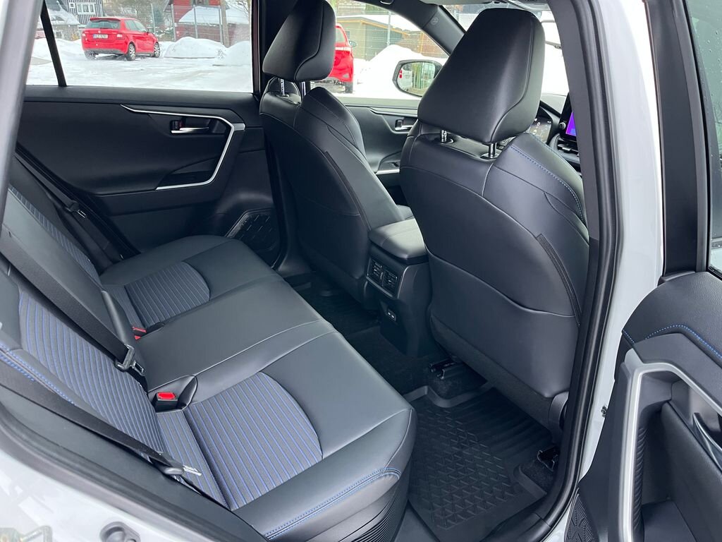 Toyota RAV4 SUV 2,5 l 131 kw