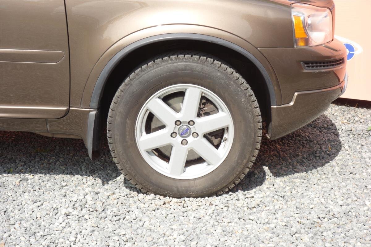 Volvo XC90 SUV 2,4 l 147 kw