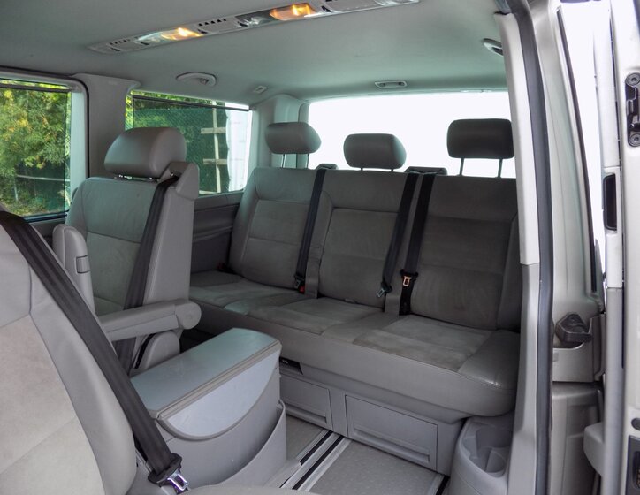 Volkswagen Multivan 12