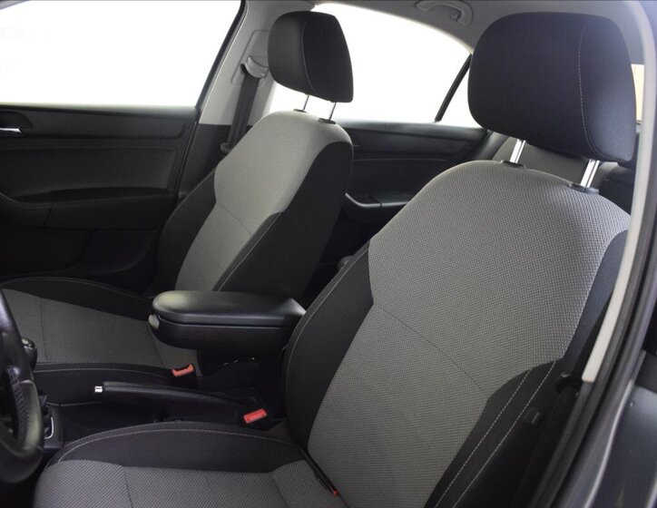 Škoda Rapid Liftback 1,2 l 77 kw