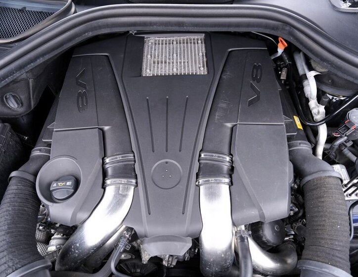 Mercedes-Benz GL SUV 4,7 l 320 kw