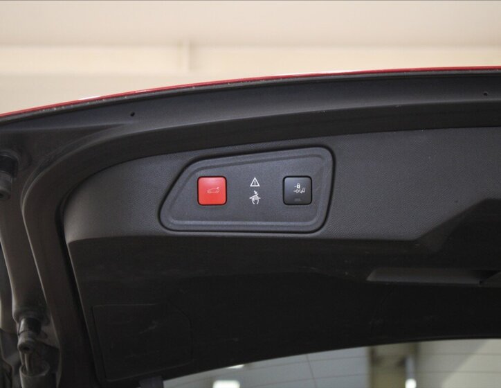 Peugeot 3008 SUV / Terénní 1,2 l 96 kw