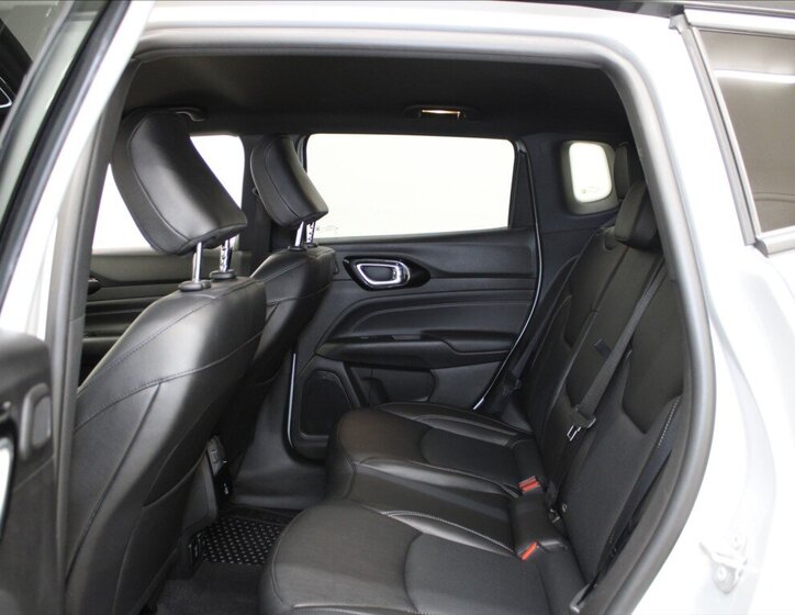 Jeep Compass SUV / Terénní 1,3 l 110 kw