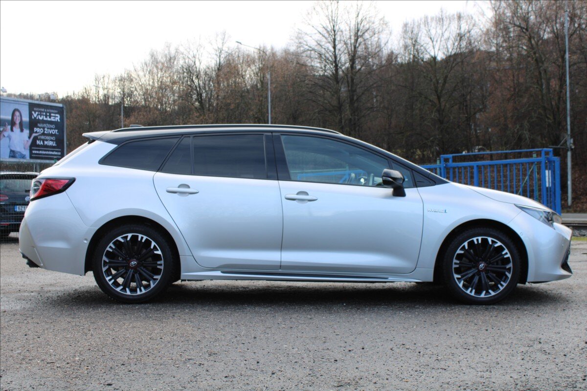 Toyota Corolla Kombi 2,0 l 112 kw