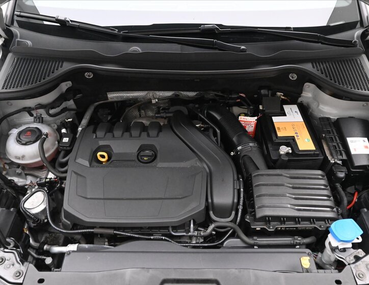 Škoda Karoq SUV / Terénní 1,5 l 110 kw