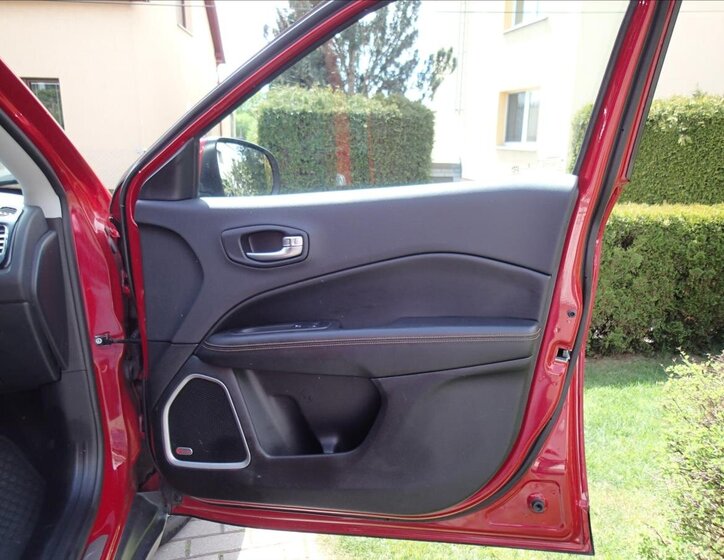 Jeep Compass SUV / Terénní 2,0 l 103 kw