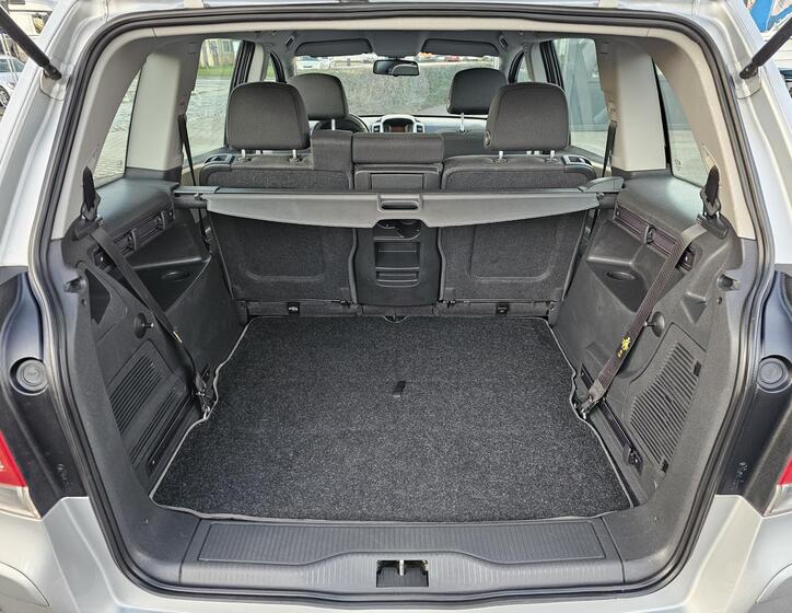 Opel Zafira 37