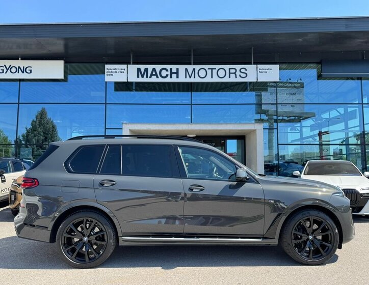 BMW X7 SUV / Terénní 3,0 l 250 kw