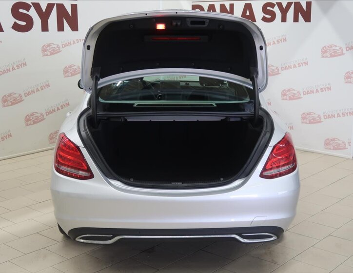 Mercedes-Benz Třídy C Sedan / Limuzína 2,1 l 125 kw