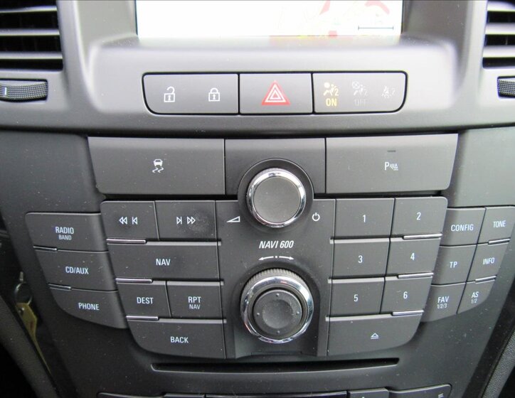 Opel Insignia Sedan / Limuzína 2,0 l 118 kw