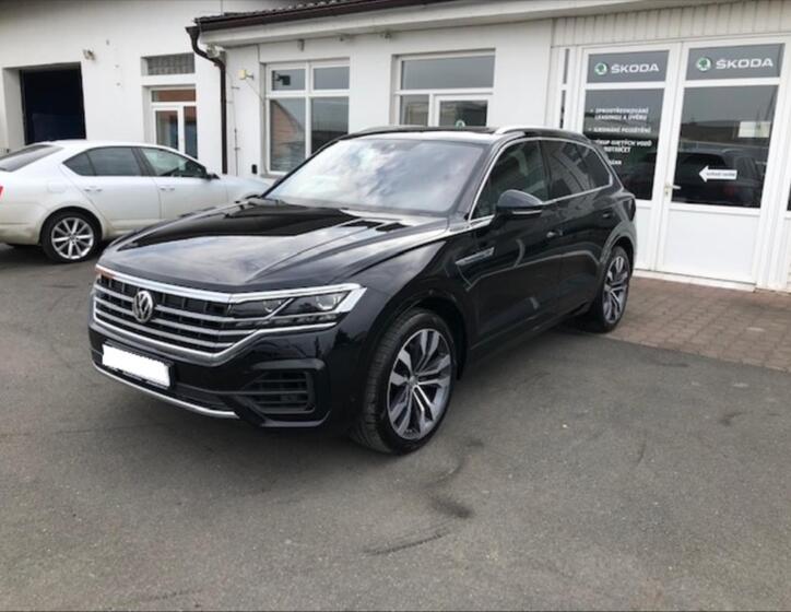 Volkswagen Touareg 1