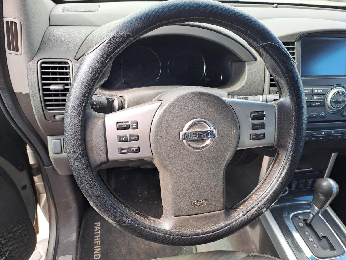 Nissan Pathfinder Kombi 3,0 l 170 kw