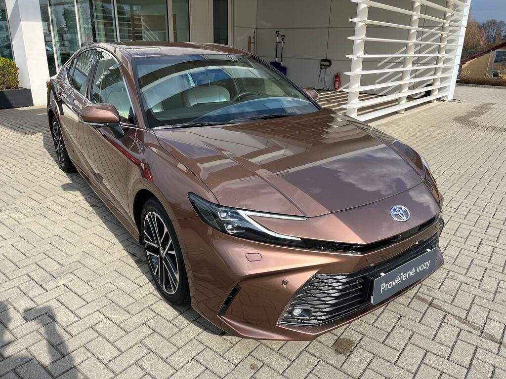 Toyota Camry Sedan / Limuzína 2,5 l 137 kw