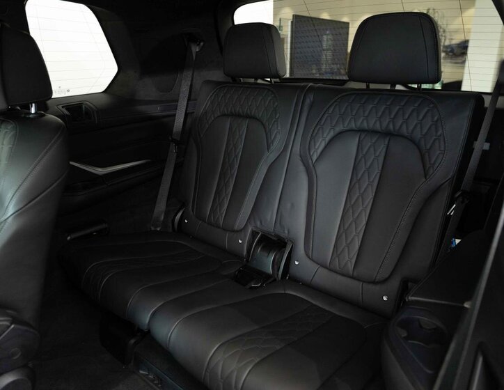 BMW X7 23