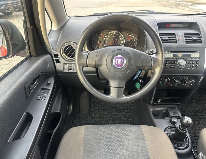 Fiat Sedici Hatchback 1,6 l 79 kw