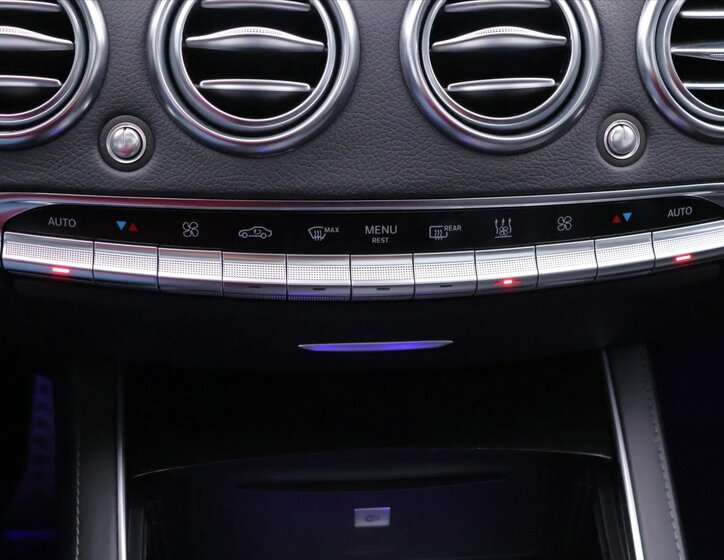 Mercedes-Benz Třídy S Kupé 5,5 l 430 kw