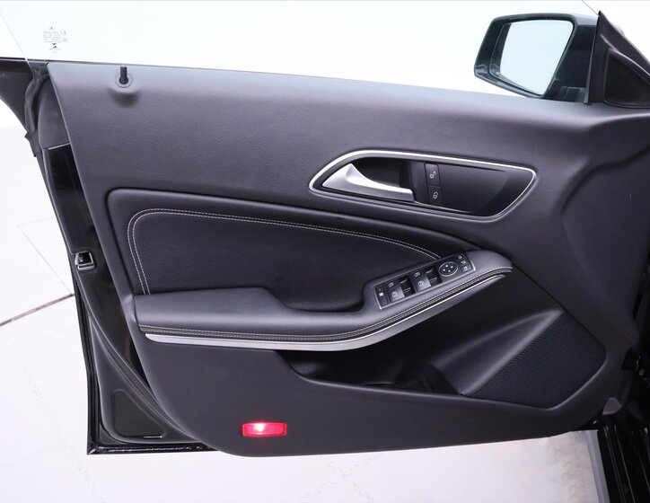 Mercedes-Benz CLA Kombi 2,0 l 155 kw