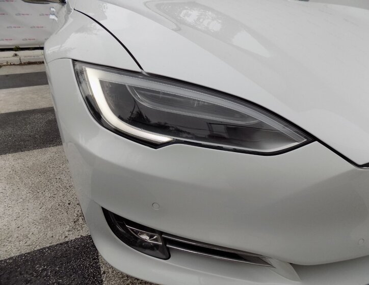 Tesla Model S Sedan / Limuzína 1,0 576 kw