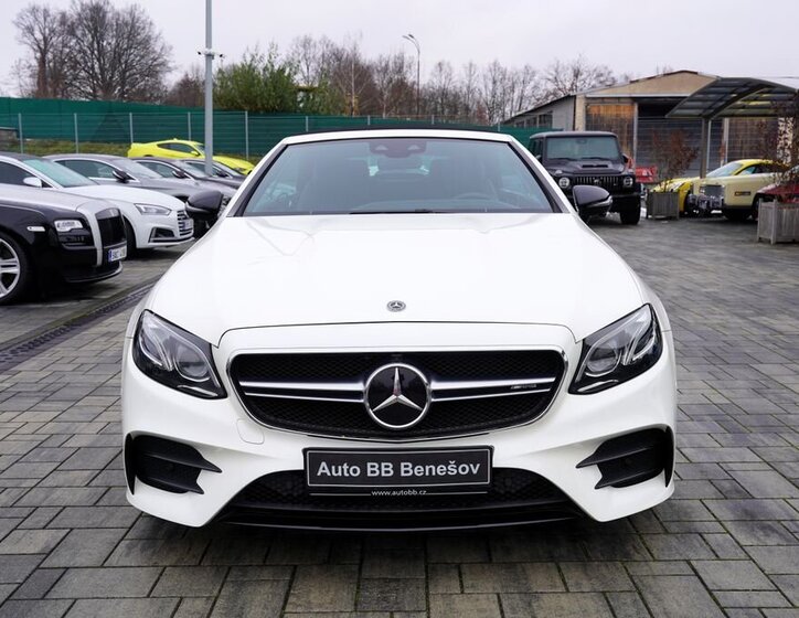 Mercedes-Benz Třídy E 1